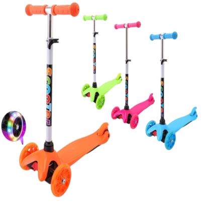 MONOPATIN 3 RUEDAS COLORES CON LUZ S- 2352